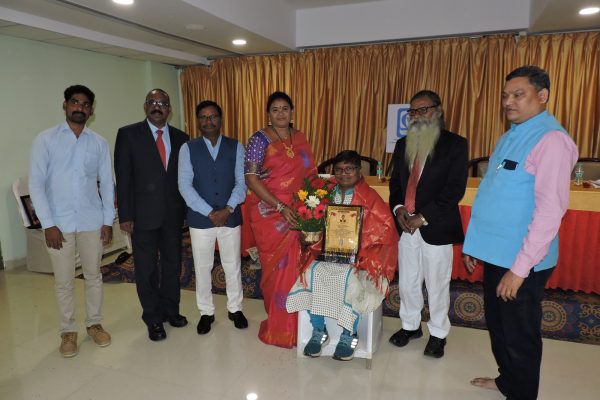 Vistarana Info (VMCS) Honors Daring and Dashing Women with the Good Samaritan Award
